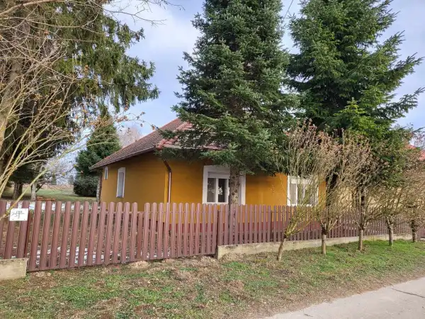 Eladó családi ház, Kadarkút 2 szoba 120 m² 43.5 M Ft