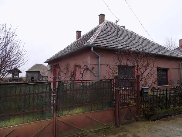 Eladó családi ház, Magyarkeresztúr 2 szoba 92 m² 19.6 M Ft