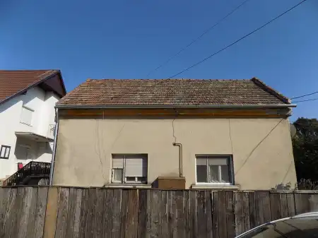 Eladó családi ház, Pápa 3 szoba 110 m² 33.4 M Ft