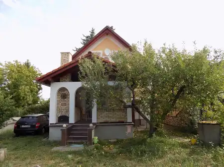Eladó családi ház, Pápa 2 szoba 69 m² 37.8 M Ft