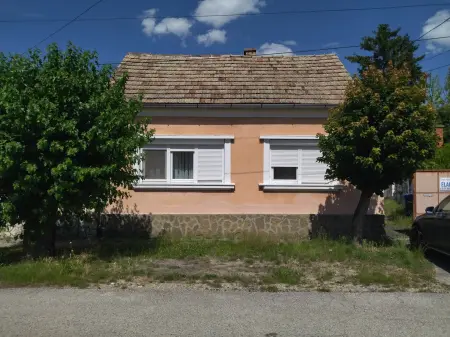 Eladó családi ház, Pápa 3 szoba 118 m² 59.5 M Ft
