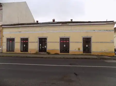 Eladó üzlet, Tapolca 341 m² 80 M Ft + Áfa