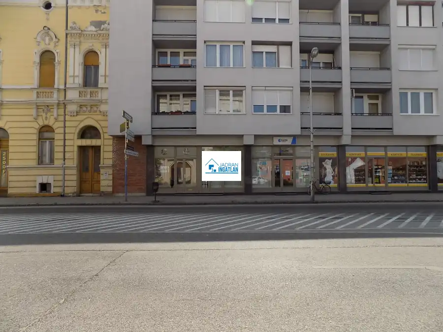 kiadó üzlet, Pápa